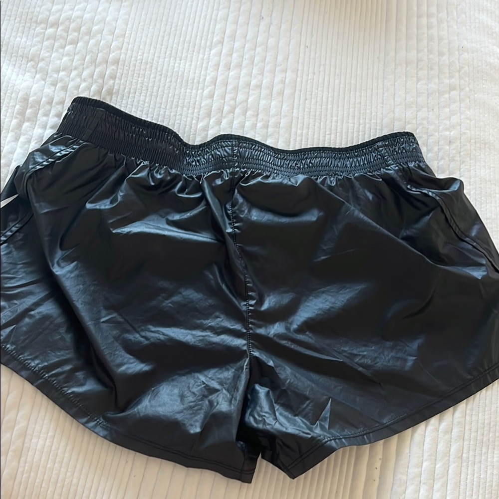Nike Black Athletic Shorts Quick-Dry Performance - Picture 3 of 3